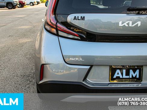 Used 2025 Kia Soul LX w/ LX Technology Package FWD image 12