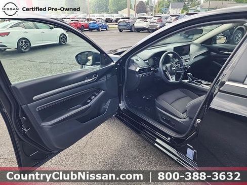Certified 2023 Nissan Altima 2.5 SV w/ SV Premium Package FWD image 10