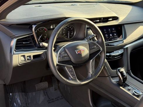 Certified 2025 Cadillac XT5 Premium Luxury image 21