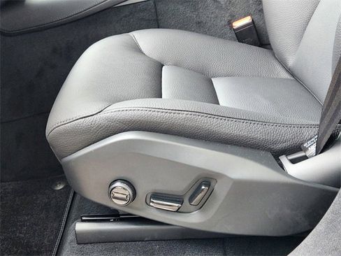 Used 2025 Volvo XC90 T8 Plus w/ Protection Package Premier image 28