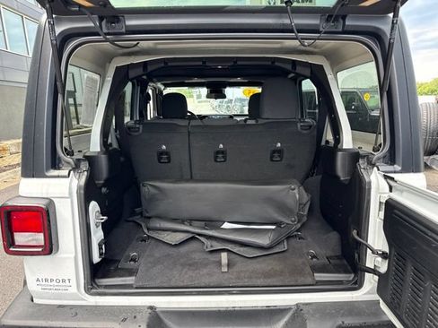 Used 2025 Jeep Wrangler Unlimited Sport AWD/4WD image 5