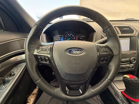 Used 2019 Ford Explorer XLT w/ Equipment Group 202A FWD image 21