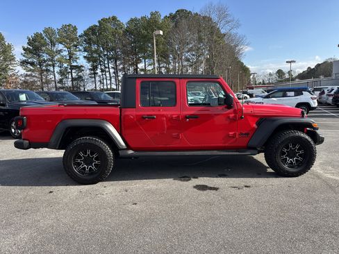 Used 2020 Jeep Gladiator Sport w/ Quick Order Package 24S image 5