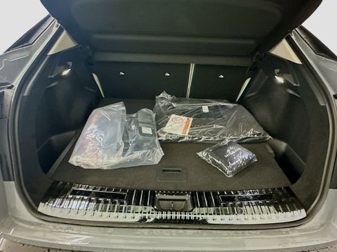 Used 2024 Nissan Ariya AWD image 29