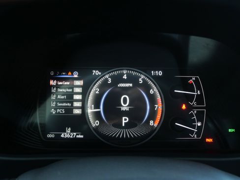 Used 2021 Lexus UX 200 w/ Accessory Package (Z2) image 20