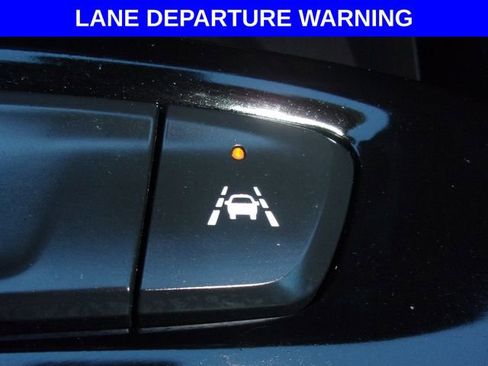 Used 2024 Chevrolet Trax RS w/ Sunroof Package image 7