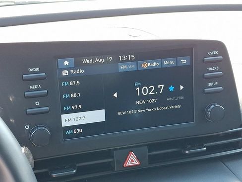 Used 2025 Hyundai Elantra Sport FWD image 17
