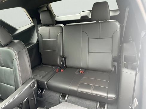 Used 2023 Chevrolet Traverse RS AWD/4WD image 23