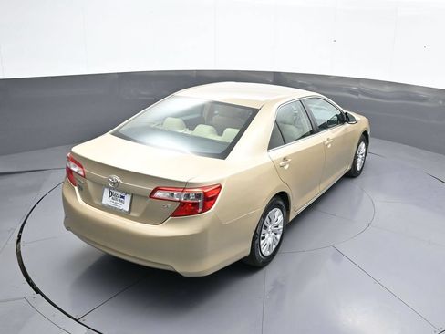 Used 2012 Toyota Camry LE FWD image 36