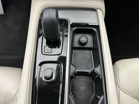 Used 2023 Volvo XC90 B5 Core w/ Protection Package Premier image 19