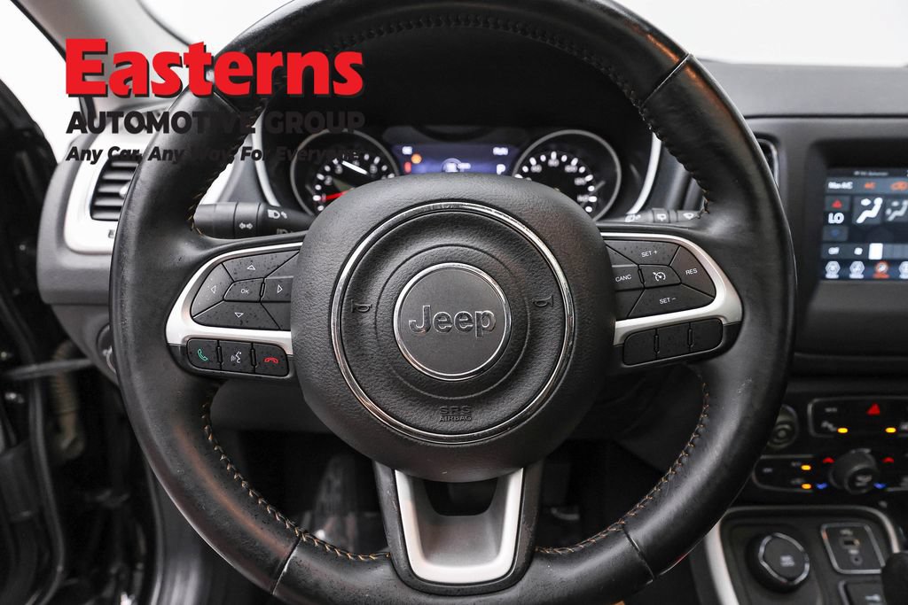 Used 2018 Jeep Compass Latitude w/ Popular Equipment Group AWD/4WD image 11