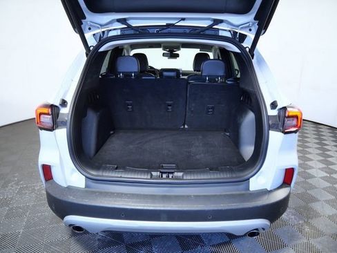 Certified 2025 Ford Escape Platinum AWD/4WD image 9