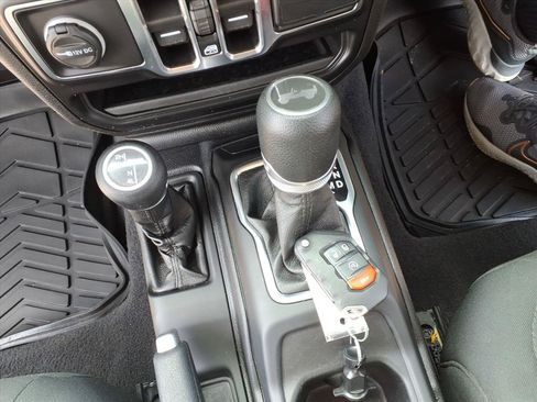 Used 2021 Jeep Wrangler Unlimited Sport w/ Cold Weather Group AWD/4WD image 15