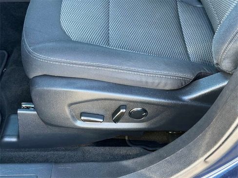 Used 2017 Ford Explorer XLT image 29