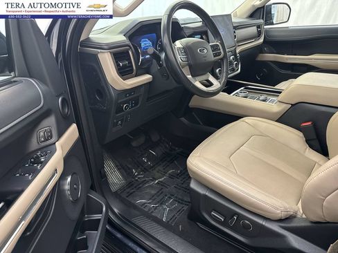 Used 2024 Ford Expedition Limited AWD/4WD image 9