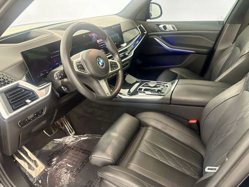 Used 2023 BMW X7 xDrive40i w/ M Sport Package AWD/4WD image 9