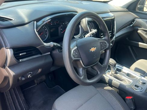 Used 2021 Chevrolet Traverse LS image 13
