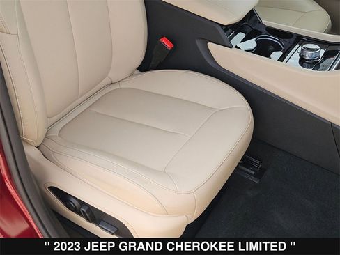 Used 2023 Jeep Grand Cherokee Limited image 33