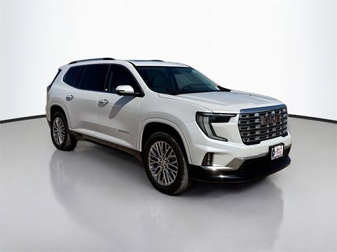 Used 2024 GMC Acadia Denali image 2