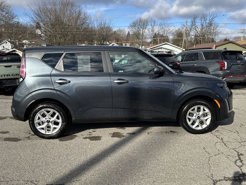Used 2024 Kia Soul LX w/ Option Group 015 image 2