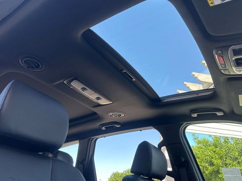 Used 2024 Kia Telluride SX X-Line AWD/4WD image 17