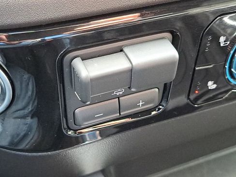 Used 2025 GMC Sierra 1500 Elevation w/ Elevation Premium Package image 26