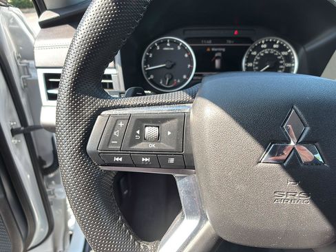 Used 2024 Mitsubishi Outlander SE AWD/4WD image 30
