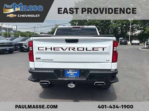 Used 2024 Chevrolet Silverado 1500 LT Trail Boss w/ LT Trail Boss Premium Package AWD/4WD image 6