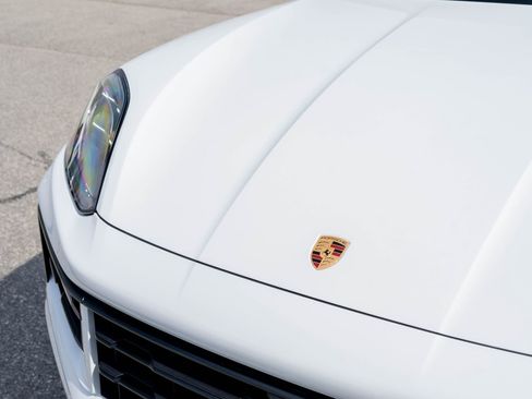 Certified 2025 Porsche Cayenne S w/ Premium Package Plus image 18