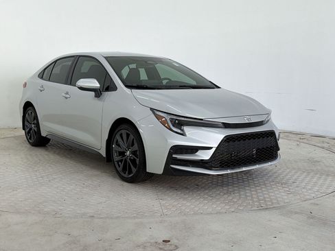Used 2026 Toyota Corolla SE FWD image 7