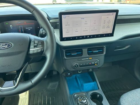 Used 2025 Ford Maverick XLT w/ XLT Luxury Package FWD image 17