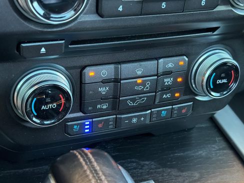 Used 2018 Ford F150 Platinum w/ Technology Package AWD/4WD image 21