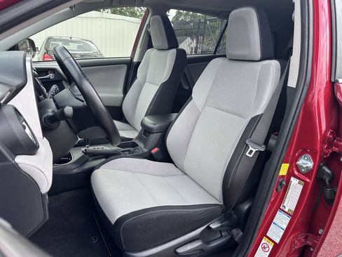 Used 2016 Toyota RAV4 XLE AWD/4WD image 27