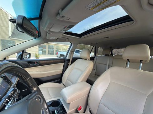 Used 2016 Subaru Outback 2.5i Limited AWD/4WD image 27