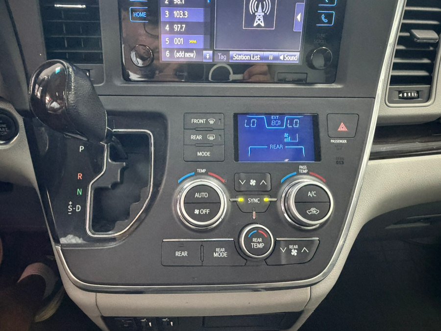 Used 2016 Toyota Sienna XLE w/ XLE Navigation Package AWD/4WD image 63