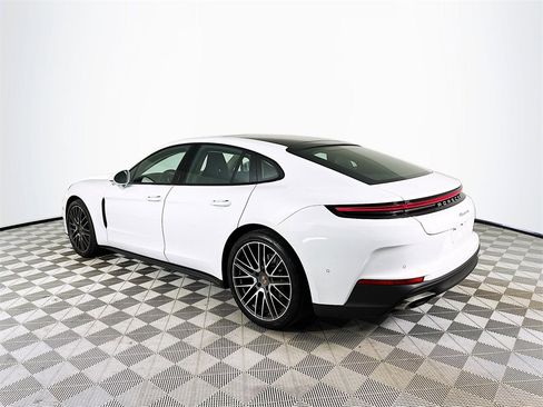 Used 2024 Porsche Panamera image 5
