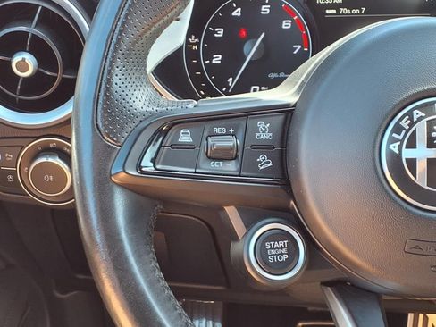 Used 2022 Alfa Romeo Stelvio Sprint image 17