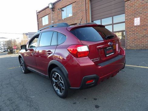 Used 2017 Subaru Crosstrek 2.0i Premium w/ Moonroof Package image 3