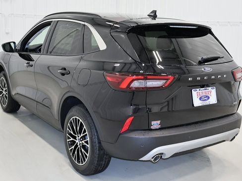 Certified 2024 Ford Escape SE image 38