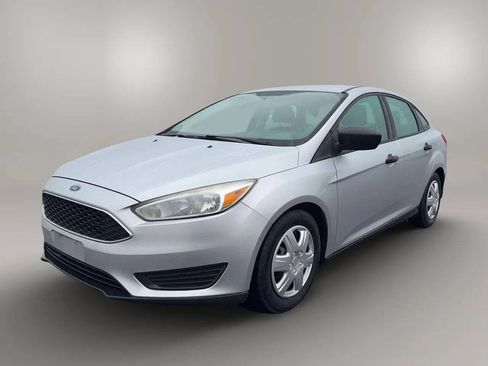 Used 2015 Ford Focus S image 2