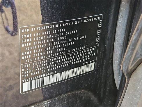 Used 2023 Volkswagen Tiguan SE FWD image 24