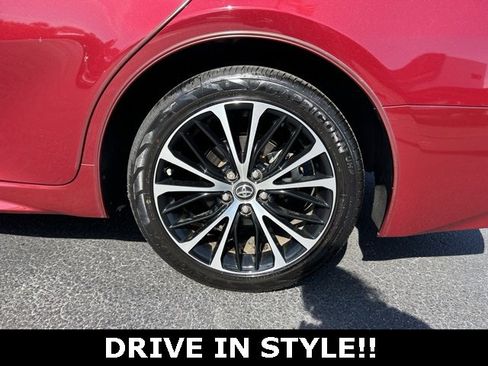 Used 2018 Toyota Camry SE image 10