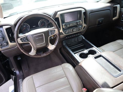 Used 2015 GMC Sierra 2500 Denali w/ Duramax Plus Package image 10