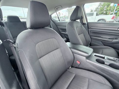 Used 2025 Nissan Altima 2.5 SV FWD image 24
