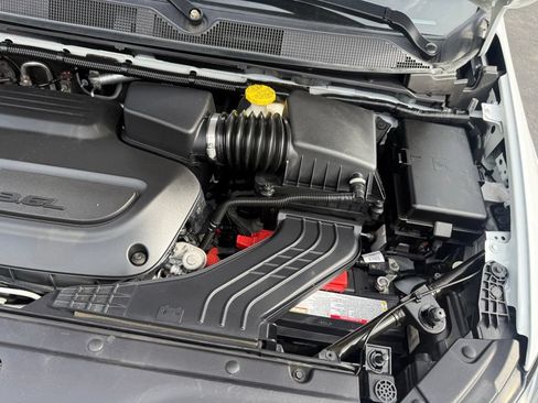 Used 2023 Chrysler Pacifica Touring-L FWD image 63