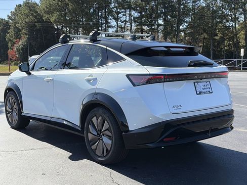 Certified 2023 Nissan Ariya FWD image 3