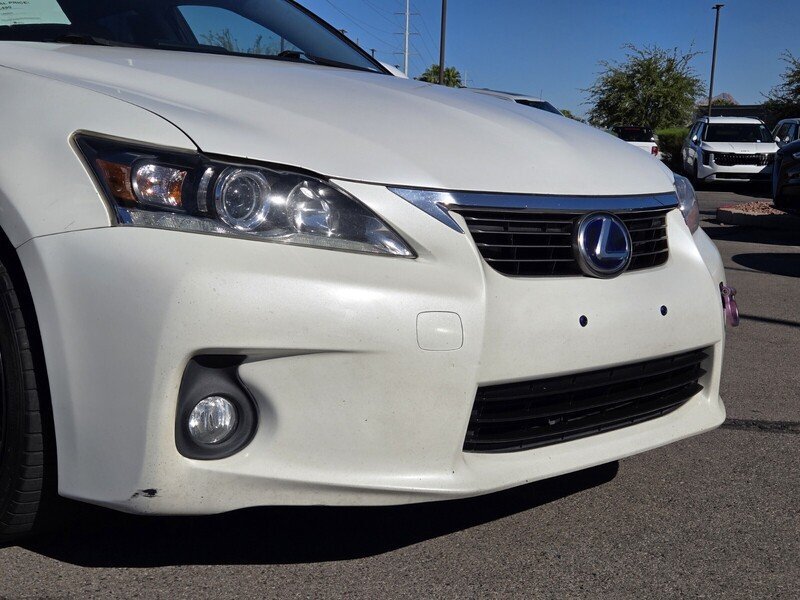 Used 2013 Lexus CT 200h w/ Premium Pkg w/Navigation FWD image 9