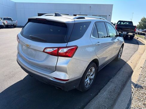 Used 2020 Chevrolet Equinox LT w/ LPO, Cargo Package AWD/4WD image 5