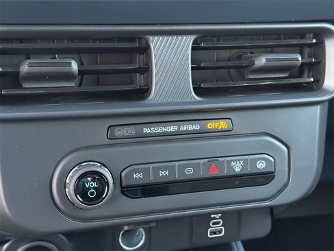 New 2025 Ford Maverick XLT w/ XLT Luxury Package image 18