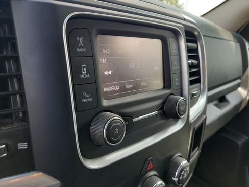Used 2022 RAM 1500 Classic SLT AWD/4WD image 29